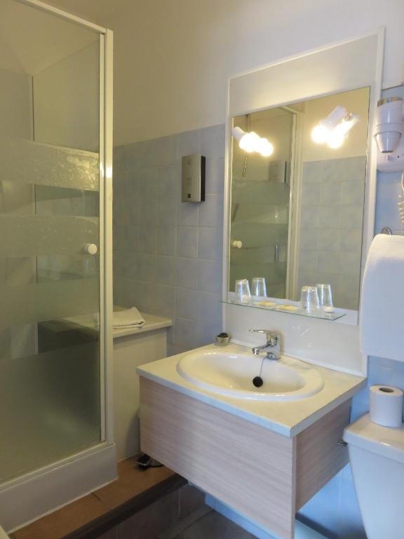 Le Relais Du Pont De Rhodes Hotel Frayssinet Стая снимка